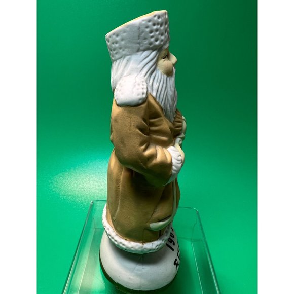 Around the World Heilig Meyers Porcelain Russian Santa 1903 Figurine Christmas - Picture 3 of 8